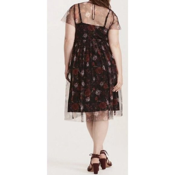 Torrid 2 Knee Dress Plus Size 2X Black Floral Mesh Skater Lace Hollyday Chrismas - Picture 2 of 14